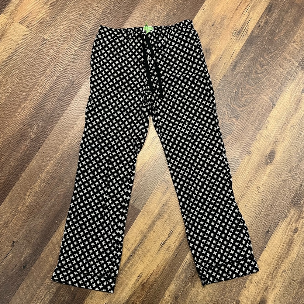 NWT Vera Bradley pajama pants womens size small black and white lounge wear